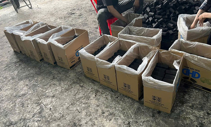 Vietnam's coconut shell charcoal packing