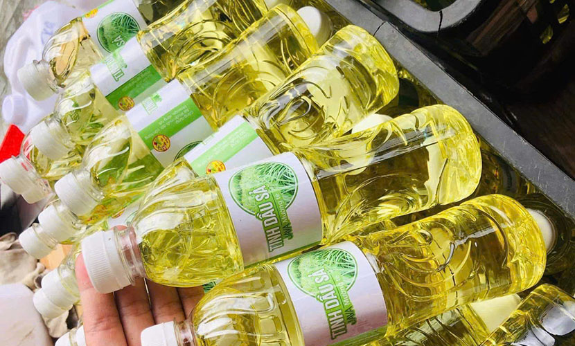 Lemongrass essential oil from Vietnam