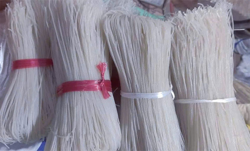 Vietnamese dried noodles (bún khô)