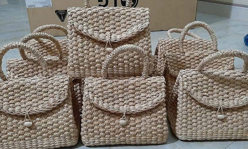 Vietnamese handmade straw bags