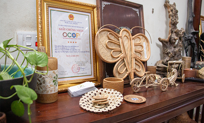 Bamboo mirror frame from Vietnam