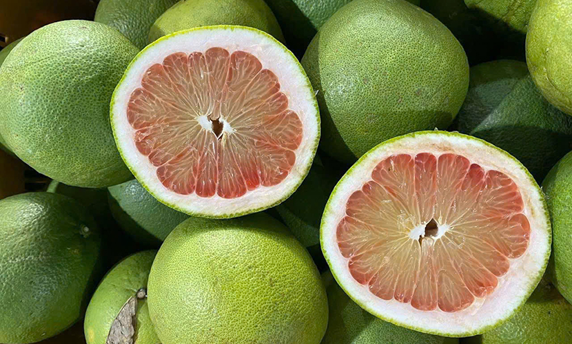 Green-skin pomelos from Vietnam