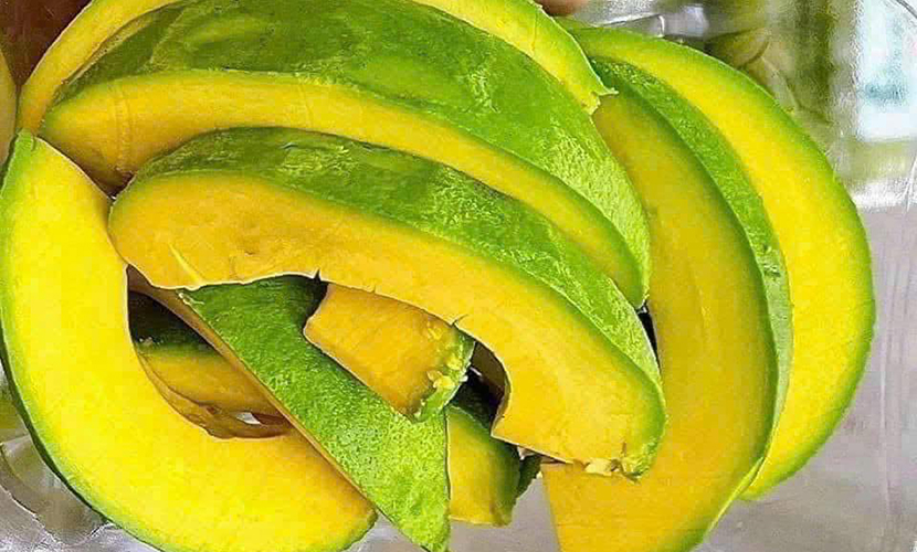 Vietnamese avocado slices