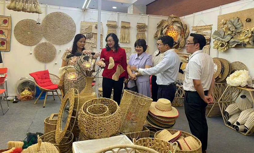 Vietnamese banana fiber factory