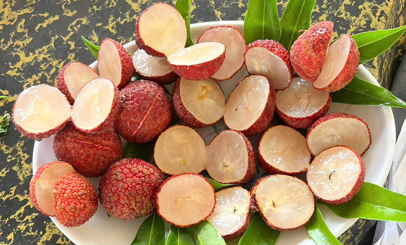 Vietnamese seedless lychees